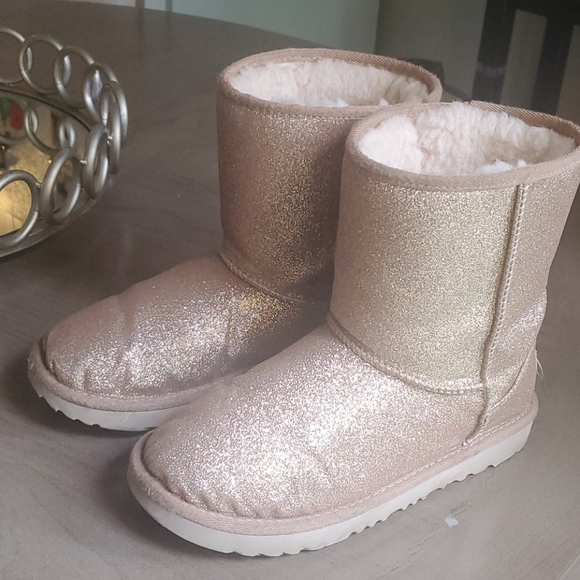 UGG Shoes - Ugg Boots.